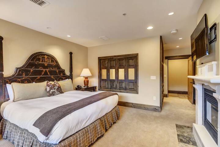 The Chateaux Deer Valley