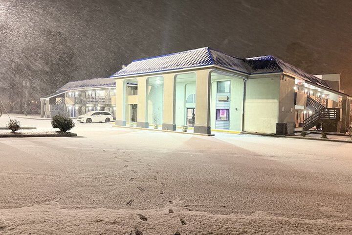 Rodeway Inn & Suites Plymouth Hwy 64
