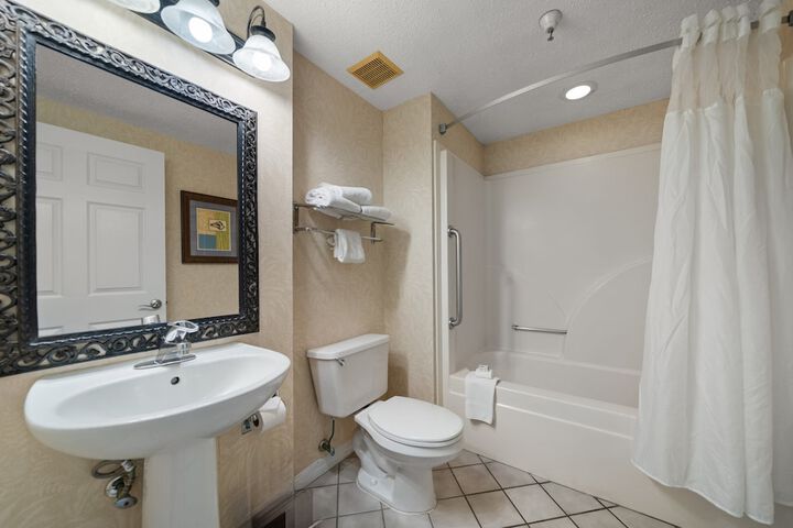 Holiday Inn & Suites Clearwater Beach S-Harbourside by IHG