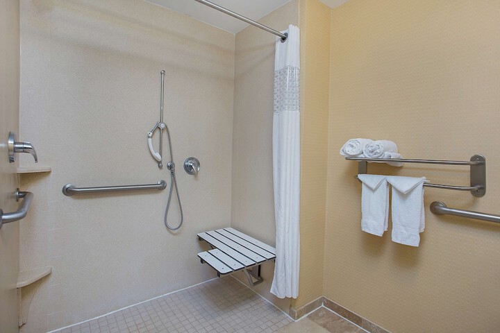 Room 8 of 34