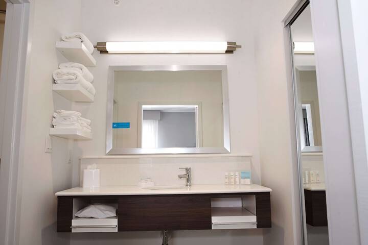 Hampton Inn & Suites Des Moines / Urbandale