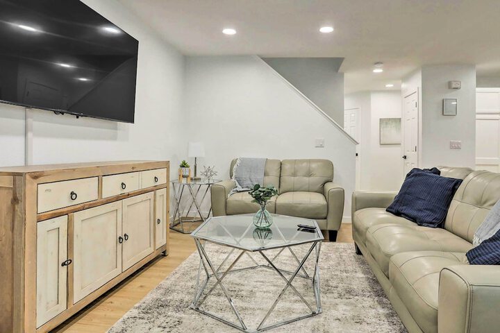 13 Mi to Dtwn Denver: Northglenn Townhome w / Patio