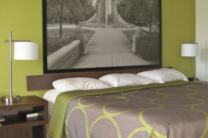 Room 9 of 41