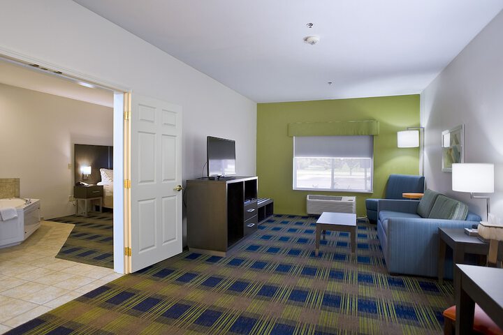 Room 8 of 28