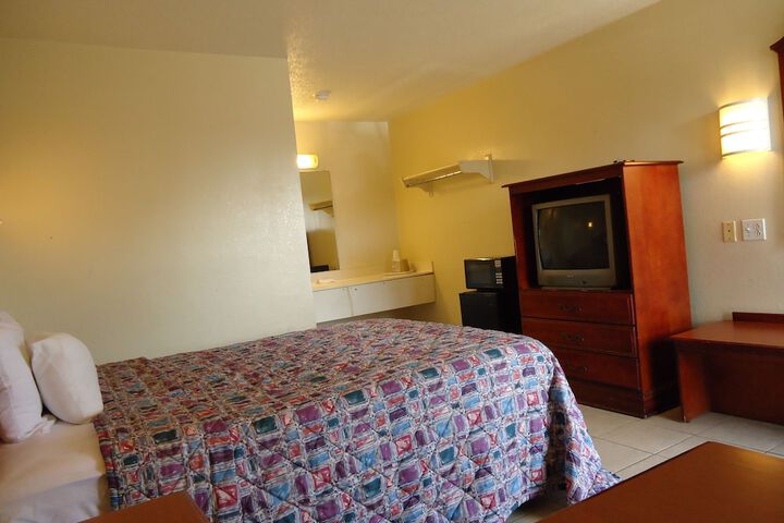 Room 18 of 29