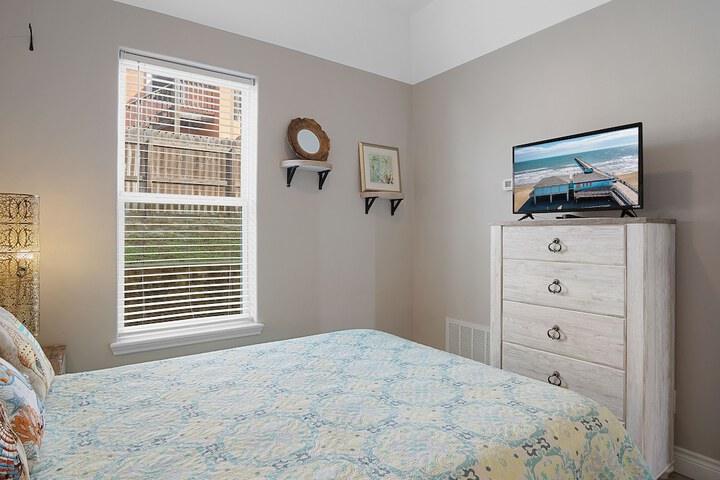 Room 27 of 33