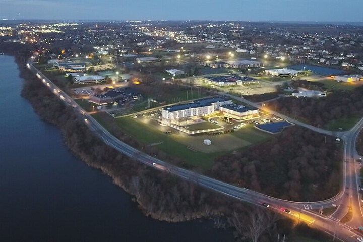 Wyndham Newport Hotel