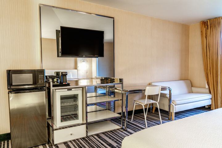 Room 42 of 51