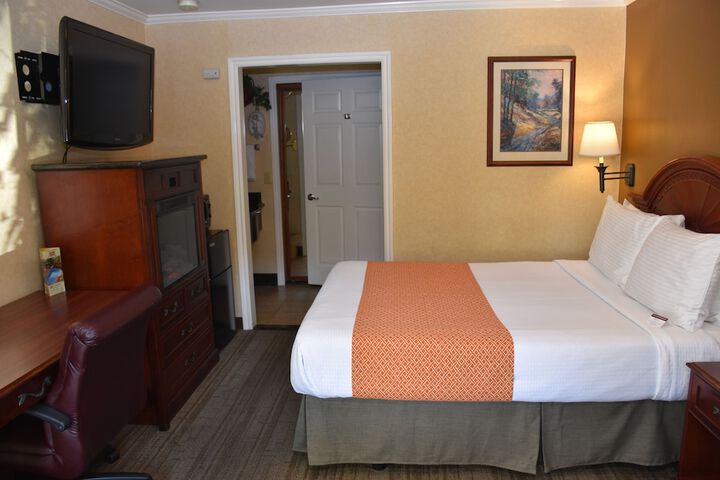 Room 11 of 37