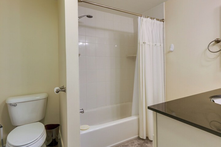 Cozy Westbrook Vacation Rental - Walk to Beach!