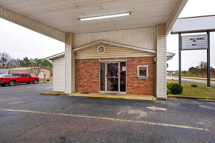 OYO Hotel Mauldin SC South Main Street
