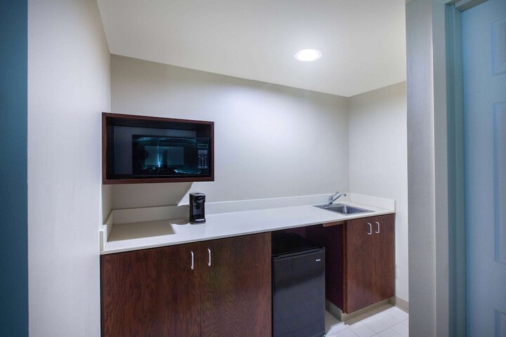 Room 8 of 23