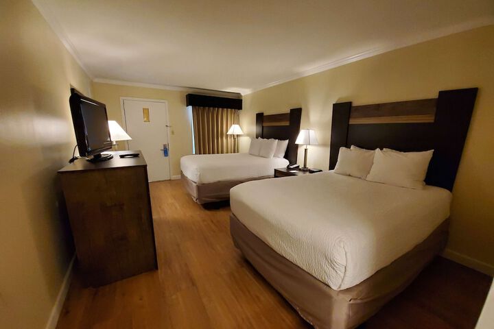 Room 13 of 30