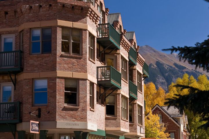 Hotel 5 of 93