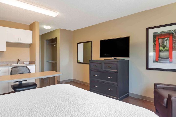 Room 19 of 25