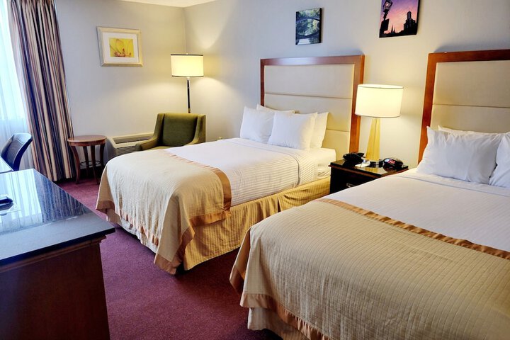 Room 33 of 40