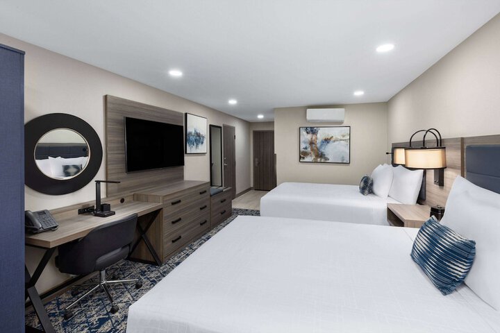 Room 12 of 40