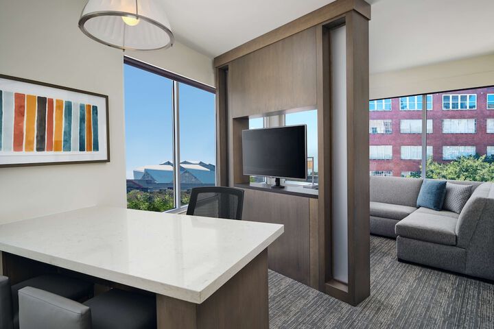 Room 12 of 37