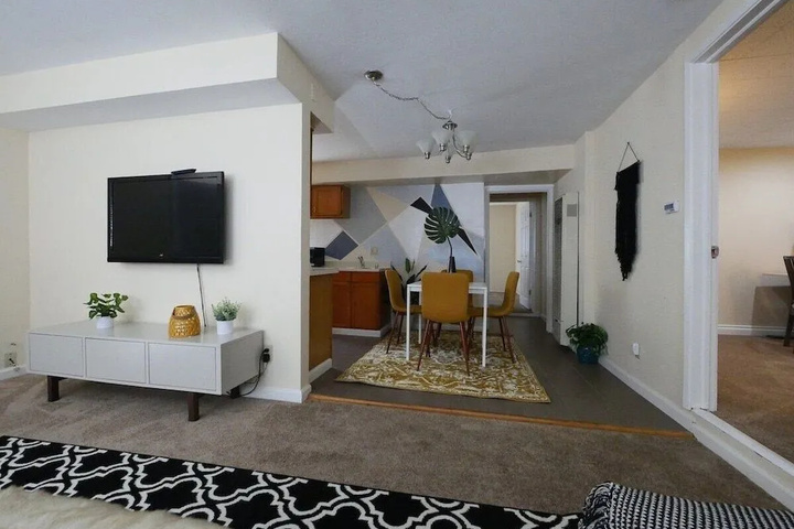 Modern Exquisite 2-bedroom Home in Lafayette