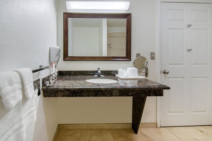 Room 15 of 28