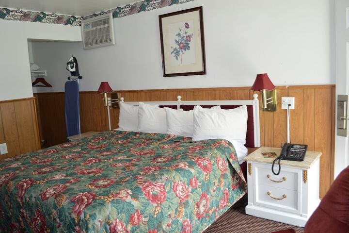 Room 10 of 22