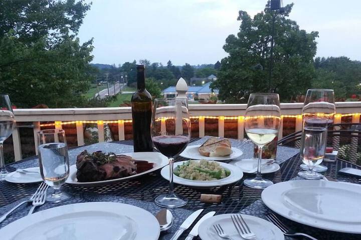 Dining 33 of 41
