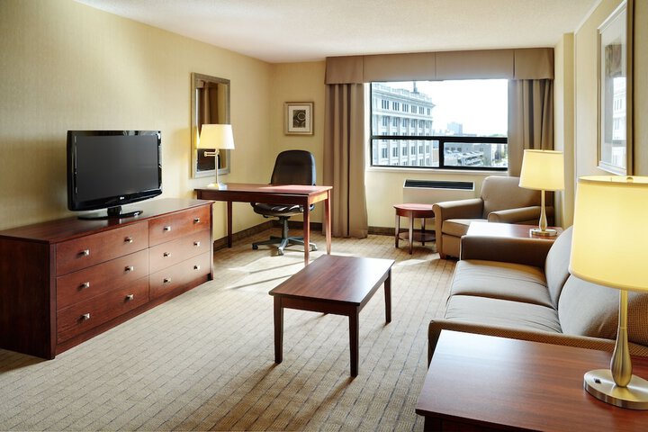 Room 30 of 48