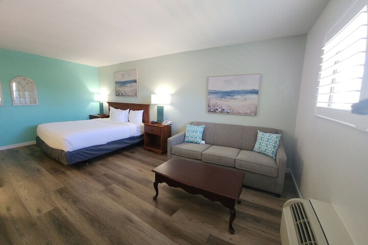 Room 28 of 43