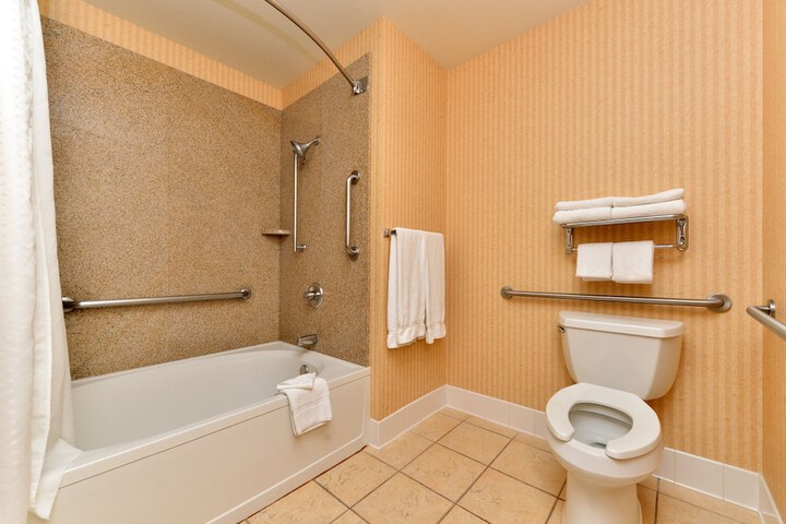 Holiday Inn Express & Suites Elk Grove Central - Hwy 99 by IHG