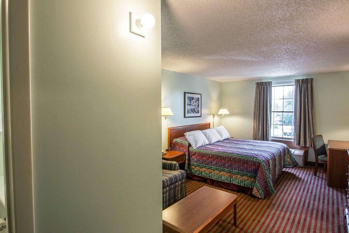 Room 17 of 29