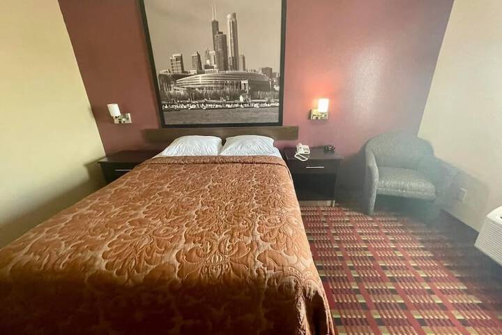 Super 8 by Wyndham Paris IL