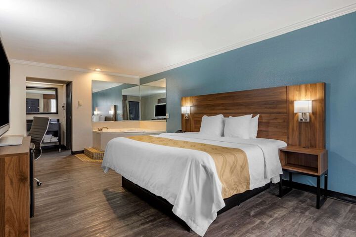 Room 28 of 48