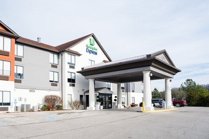 Holiday Inn Express & Suites Knoxville-North-I-75 Exit 112 by IHG