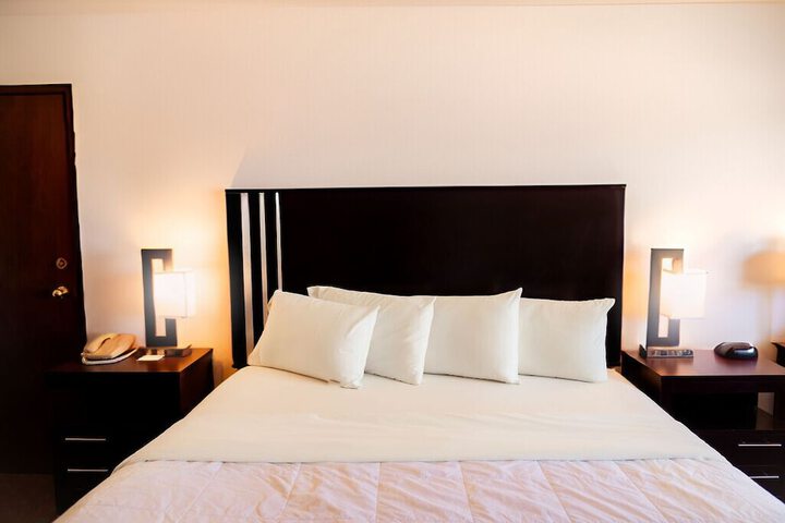 Room 32 of 41