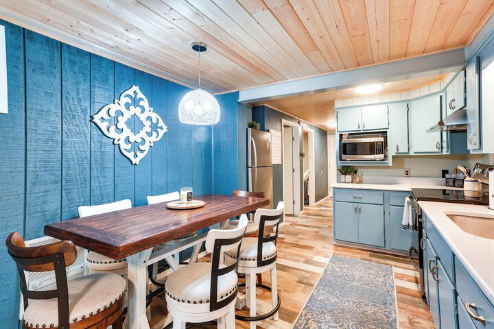 Kingston Cabin Rental: Walk to Lake Texoma Beaches