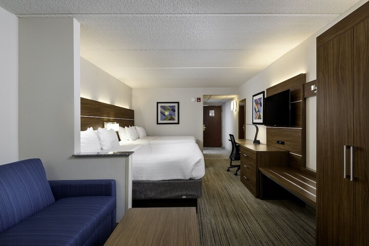 Room 8 of 24