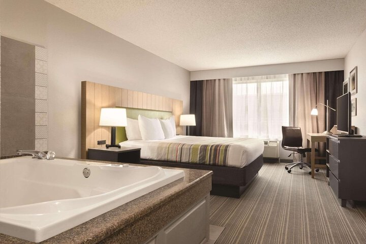 Country Inn & Suites by Radisson Madison Southwest, WI