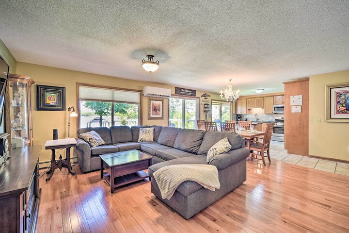 Hugo Home Direct Lake Access & Private Dock!