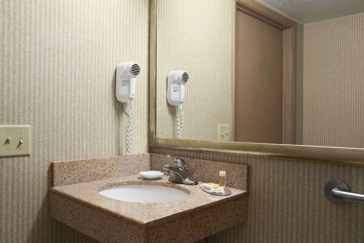 Room 22 of 63
