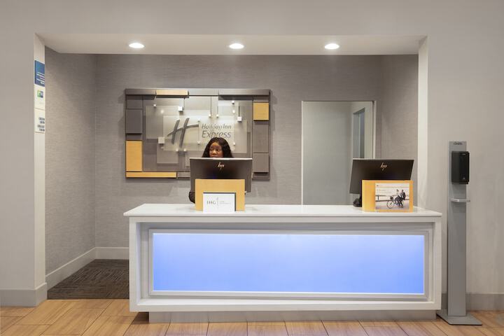 Hotel 8 of 49