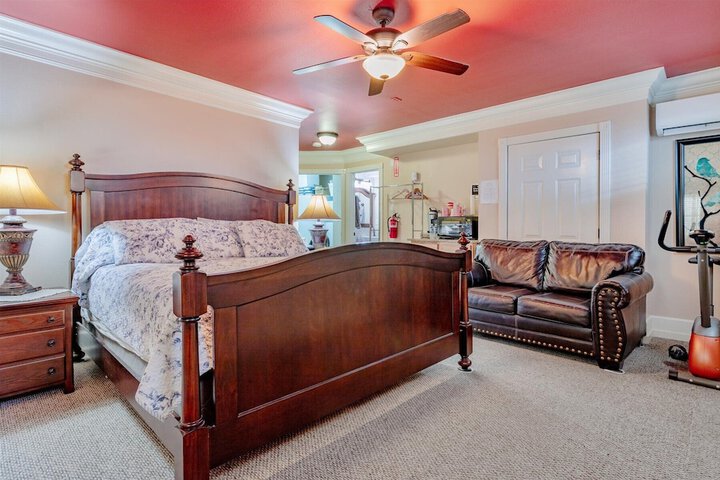 Room 20 of 32