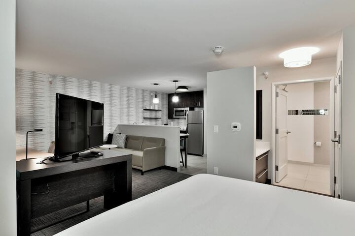 Room 34 of 47