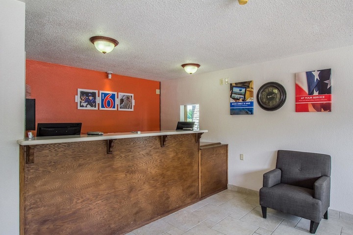 Motel 6 Ashland OH