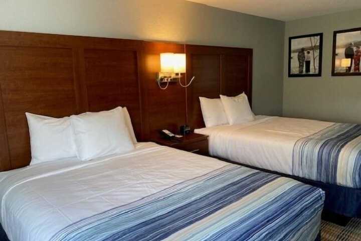 AmericInn by Wyndham Williamsburg