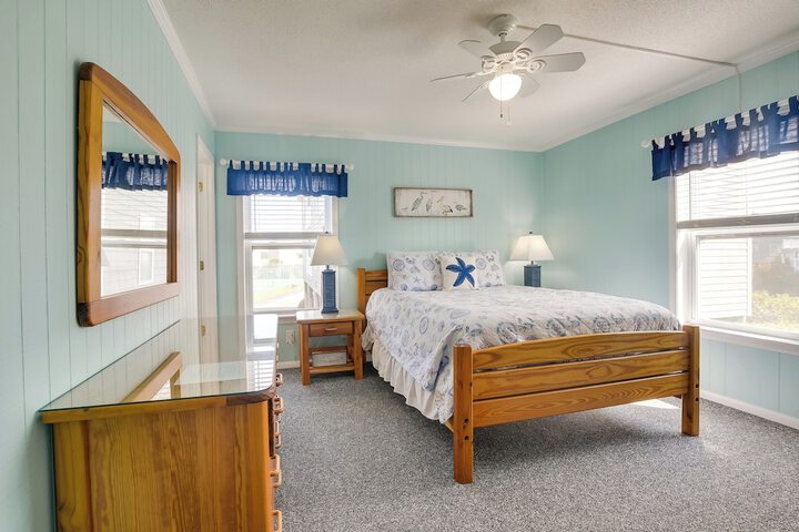 Sunny Condo - Private Ocean Isle Beach Access!