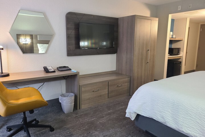 Holiday Inn Express & Suites Ft. Lauderdale N - Exec Airport by IHG