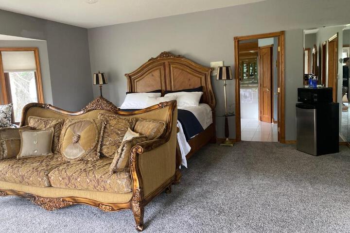 Rolling Hills Country Resort Bed and Breakfast