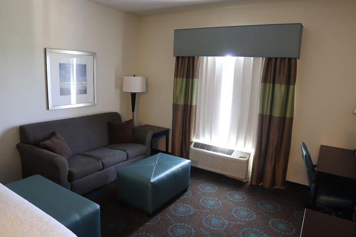 Room 27 of 52