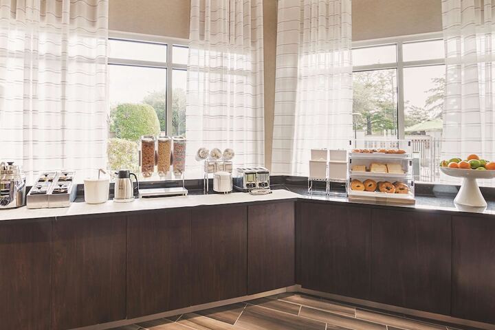 Breakfast/Coffee Service 40 of 45