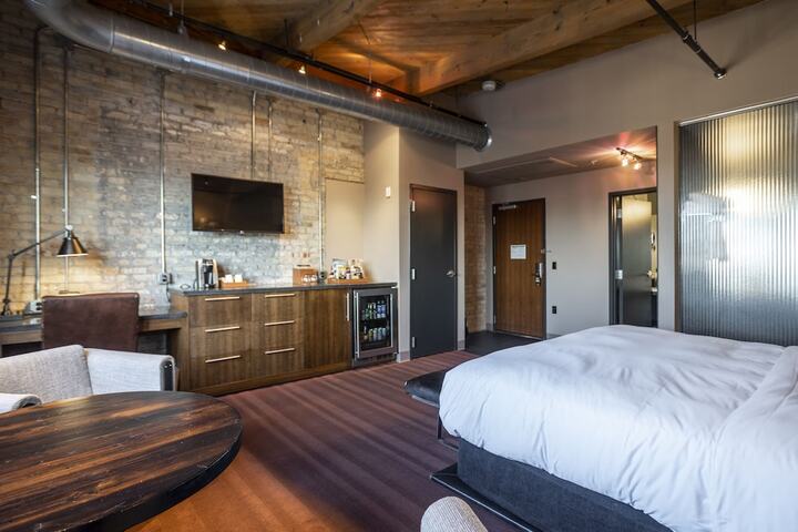 Room 56 of 108